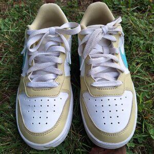 Youth Nike Sneaker